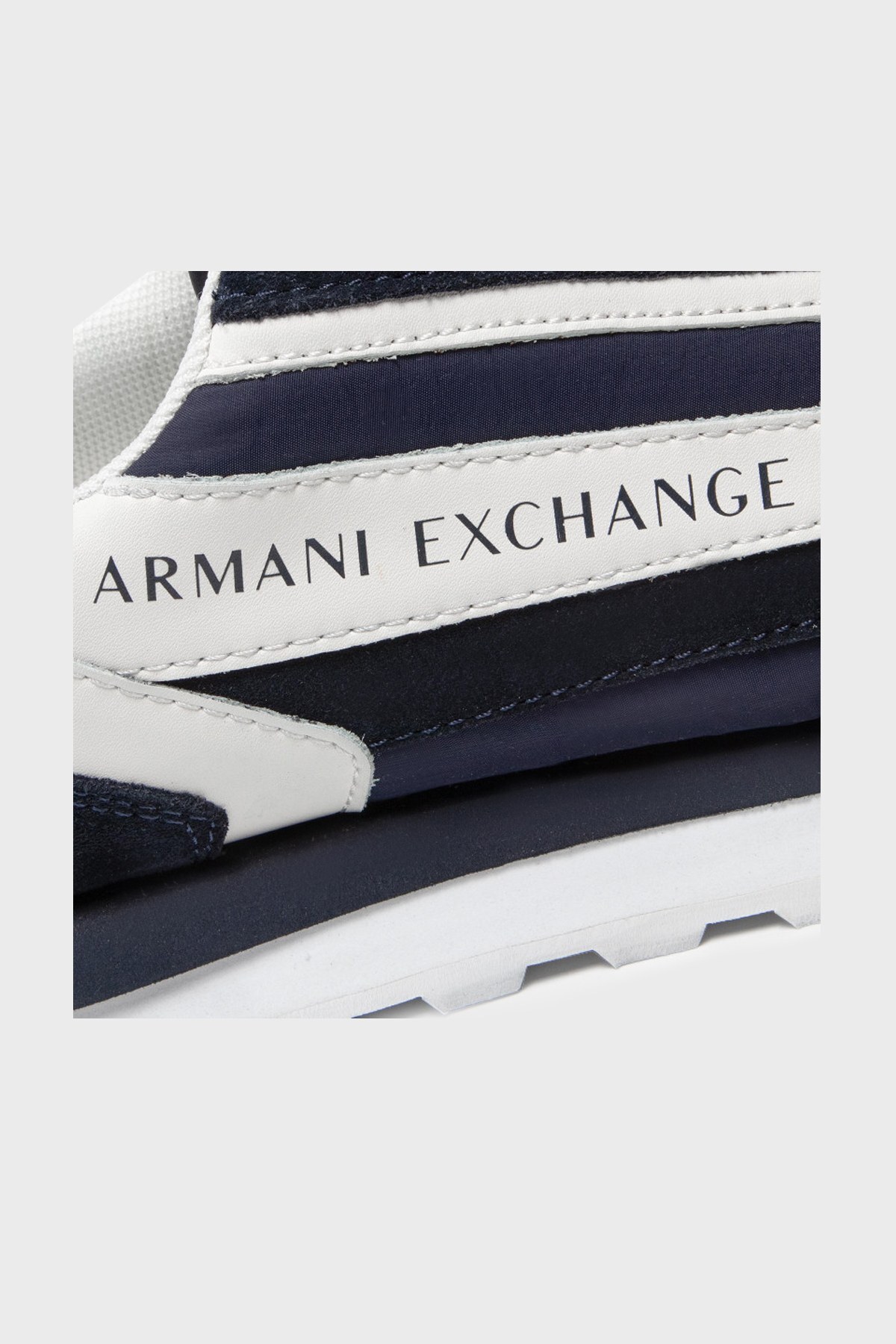 Armani Exchange Logolu Sneaker Erkek Ayakkabı XUX101 XV294 K568 LACİVERT-EKRU