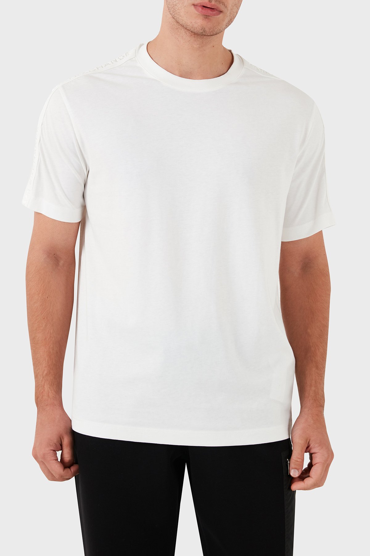 Tシャツ・カットソー ARMANI EXCHANGE Men T-shirt Beige 6DZTLDZJ9JZ 1116 Regular fit heavy cotton T-shirt with ASV photo print