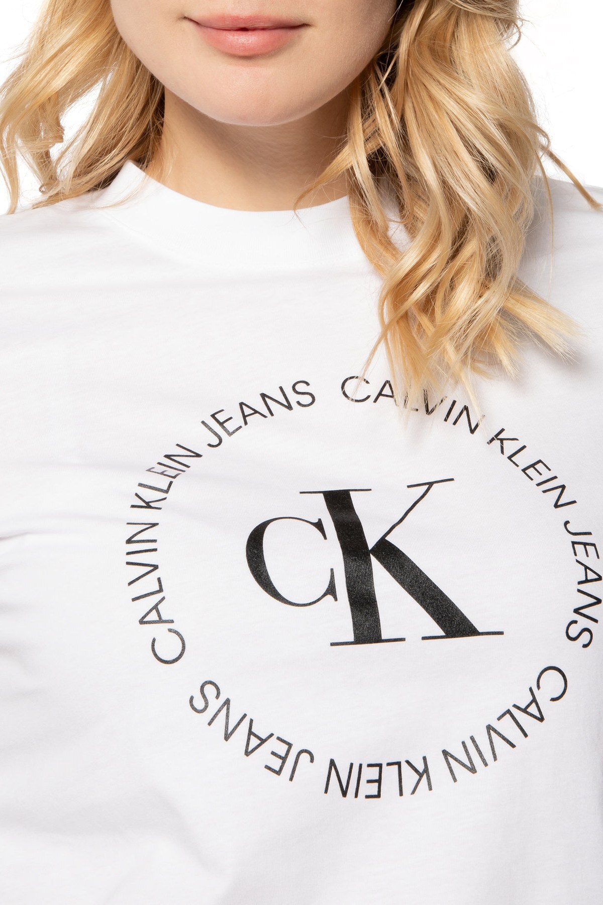Calvin Klein % 100 Pamuk Bisiklet Yaka Regular Fit Bayan T Shirt J20J213544 YAF BEYAZ