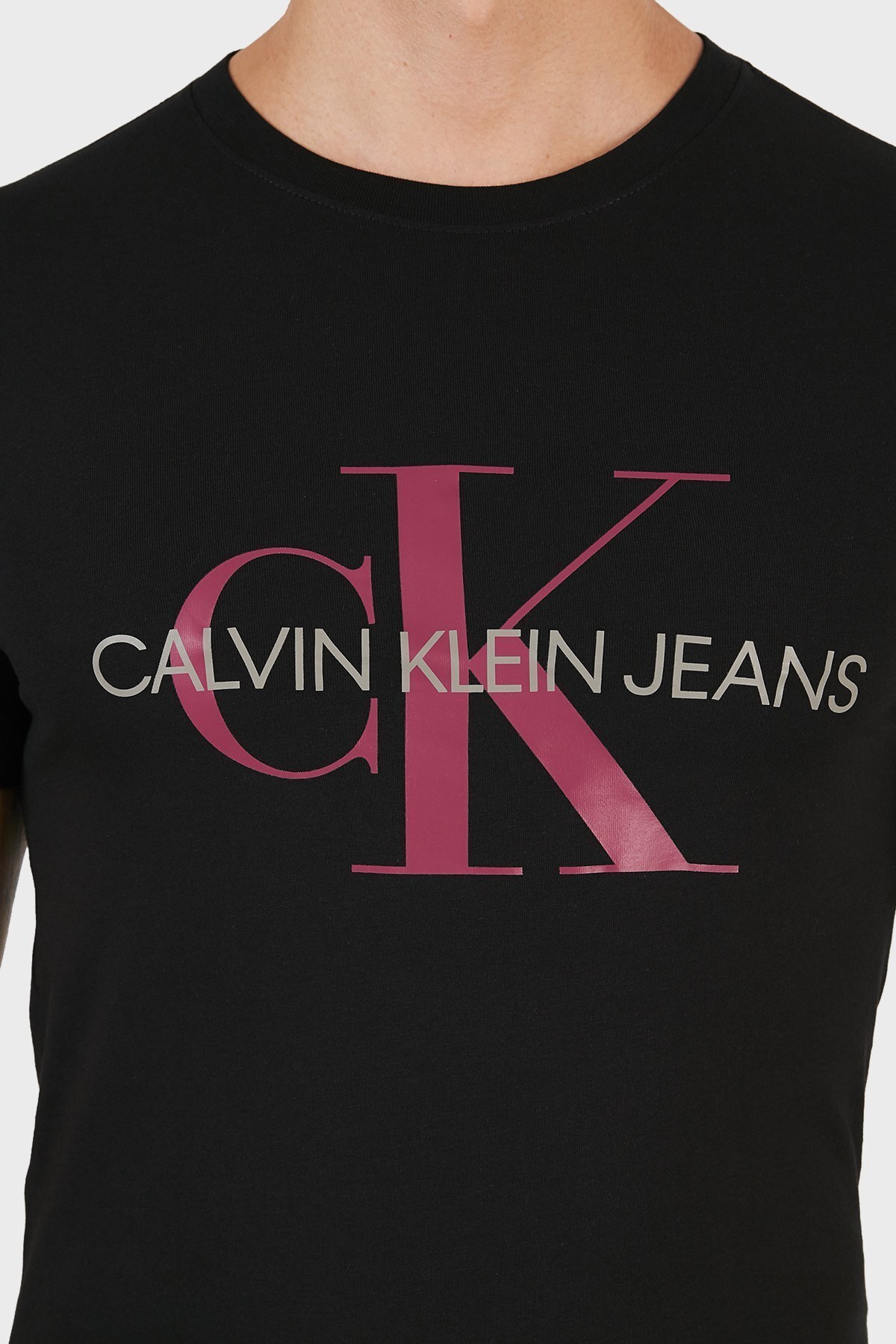 Calvin Klein Baskılı % 100 Pamuk Slim Fit Bisiklet Yaka Erkek T Shirt J30J317065 0GO SİYAH