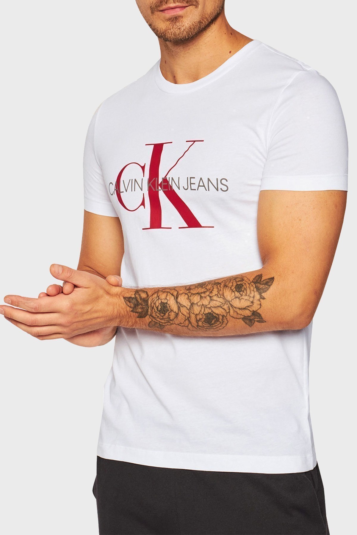 Calvin Klein % 100 Organik Pamuk Bisiklet Yaka Slim Fit Erkek T Shirt J30J314551 0K5 BEYAZ