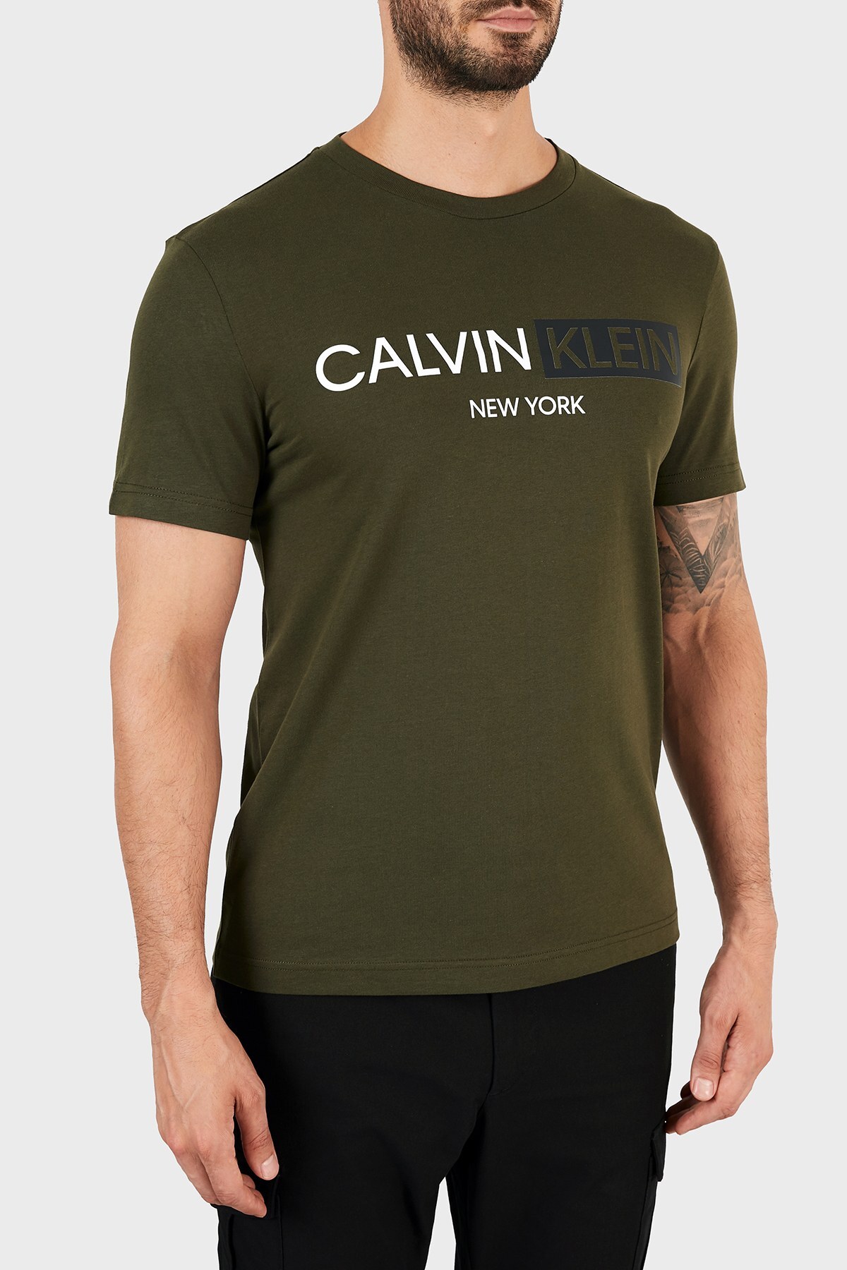 Calvin Klein % 100 Organik Pamuklu Bisiklet Yaka Regular Fit Erkek T Shirt K10K107256 MRZ HAKİ