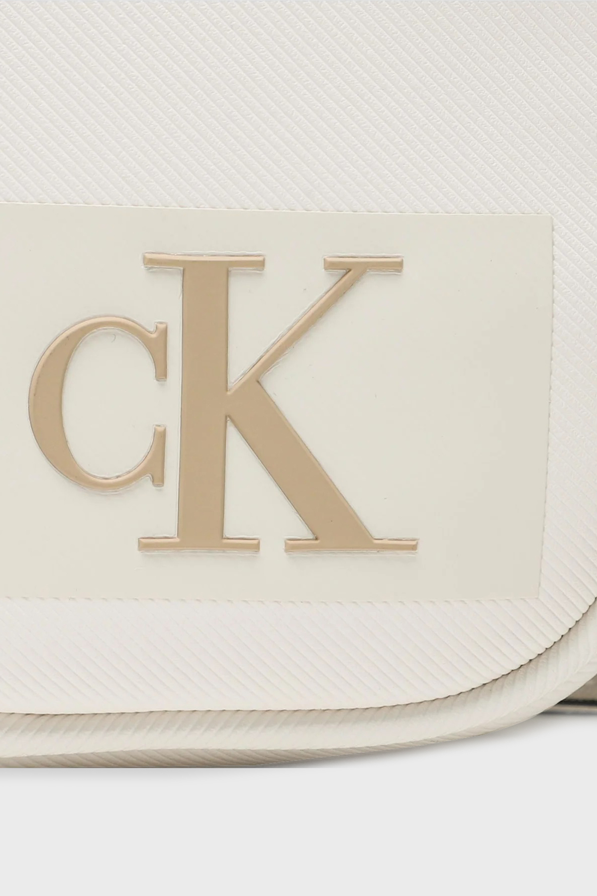 Calvin Klein Fermuarlı Ayarlanabilir Omuz Askılı Bayan Çanta K60K610304 YBI BEYAZ