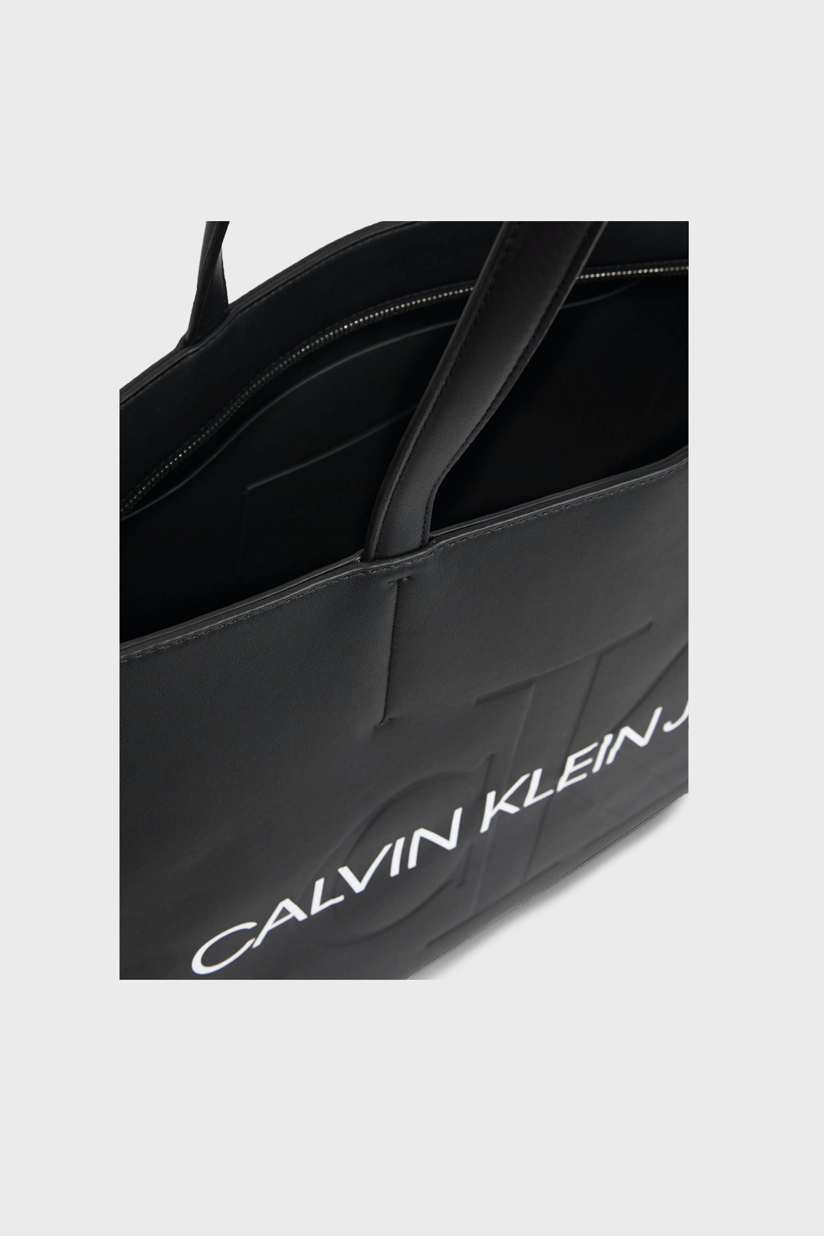 Calvin Klein Fermuarlı Logo Detaylı Bayan Çanta K60K607200 BDS SİYAH
