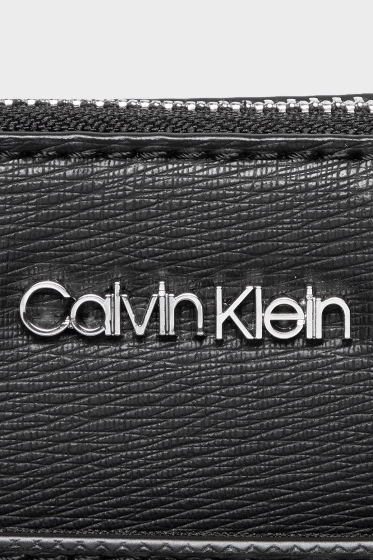 Calvin Klein Fermuarlı Omuz Askılı Bayan Çanta K60K609889 0GJ SİYAH