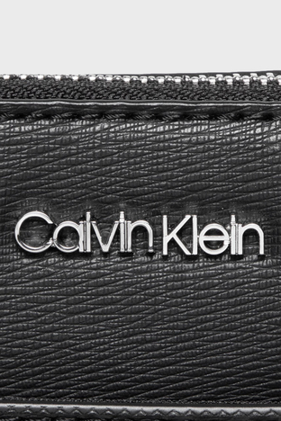 Calvin Klein - Calvin Klein Fermuarlı Omuz Askılı Bayan Çanta K60K609889 0GJ SİYAH (1)