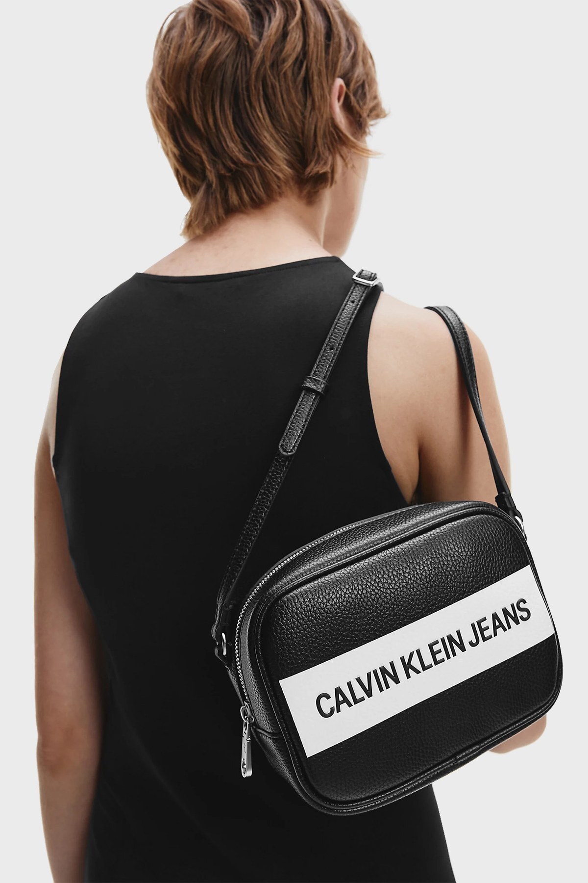 Calvin Klein Logo Baskılı Fermuarlı Bayan Çanta K60K608561 BDS SİYAH