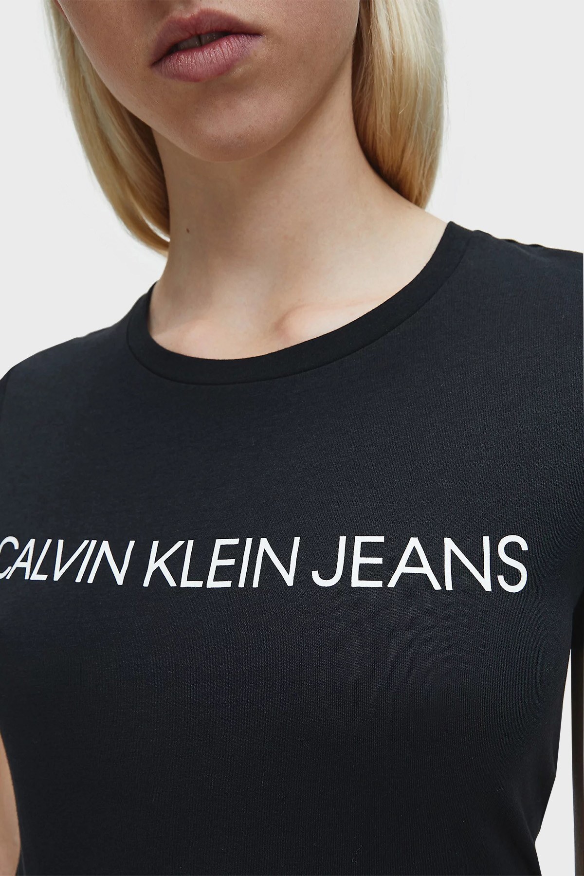 Calvin Klein Logolu % 100 Pamuk Bisiklet Yaka Slim Fit Bayan T Shirt J20J207879 099 SİYAH