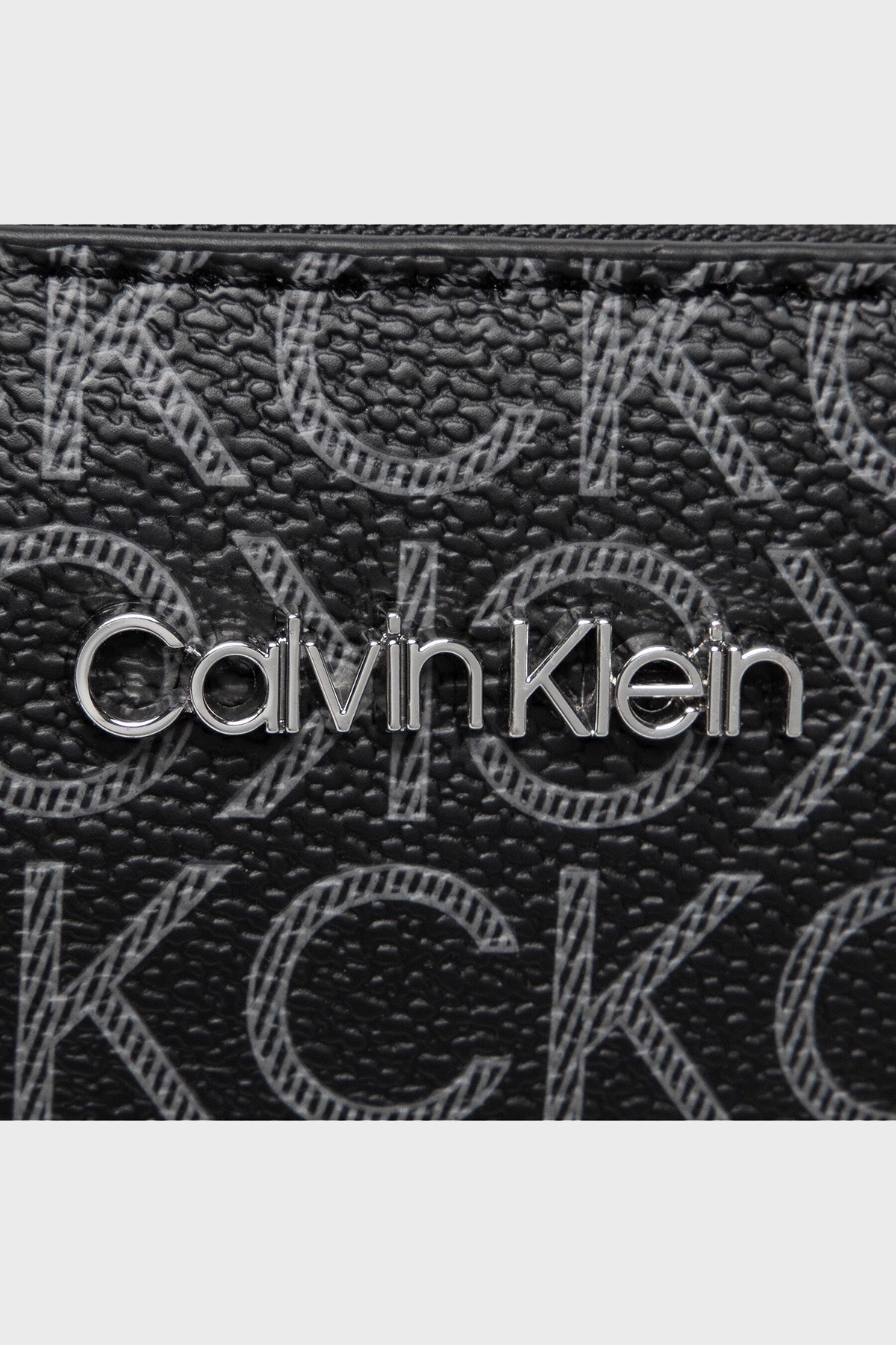 Calvin Klein Logolu Ayarlanabilir Omuz Askılı Bayan Çanta K60K608869 0GJ SİYAH