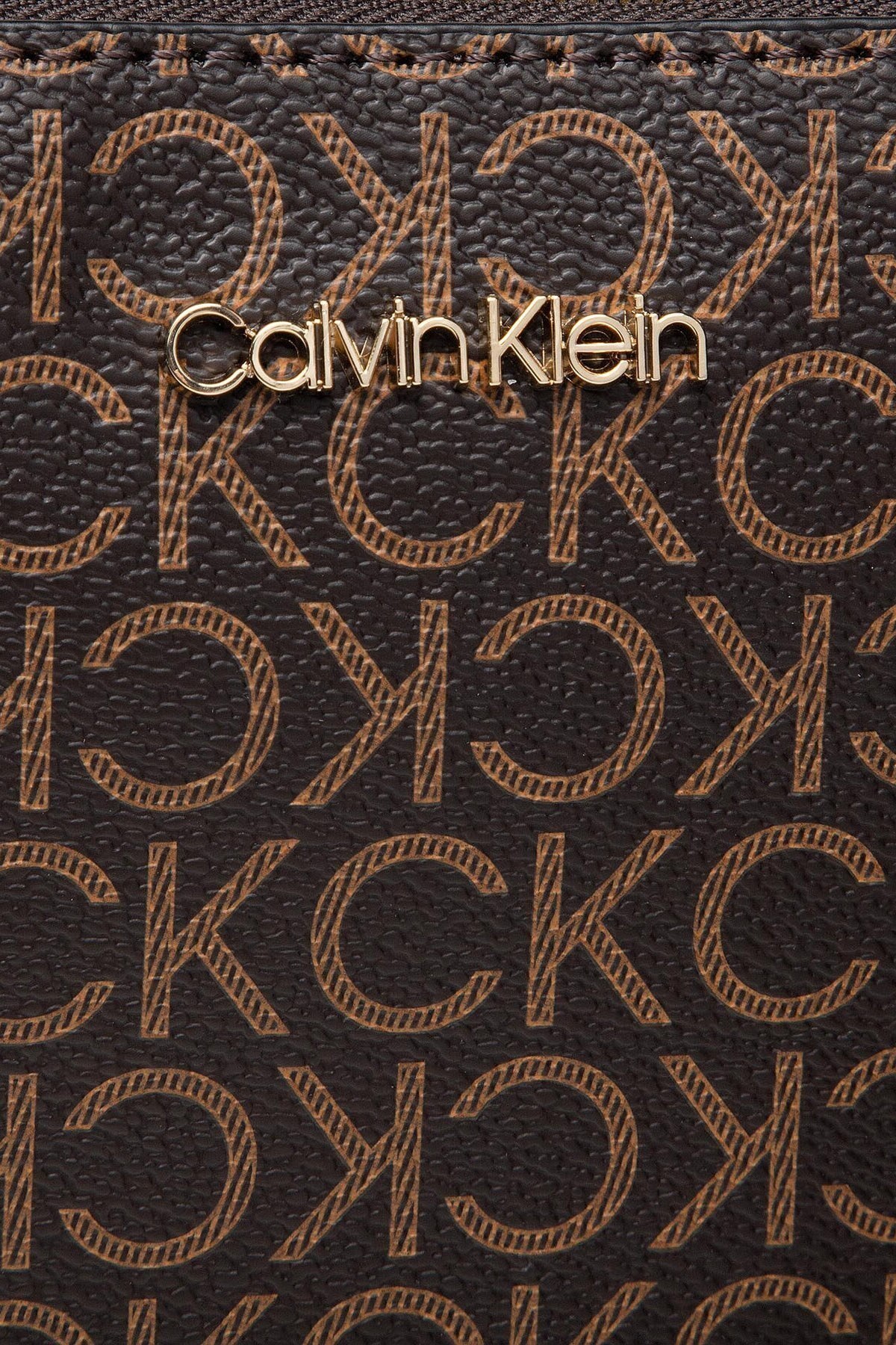 Calvin Klein Logolu Ayarlanabilir Omuz Askılı Bayan Çanta K60K608869 0HD KAHVE