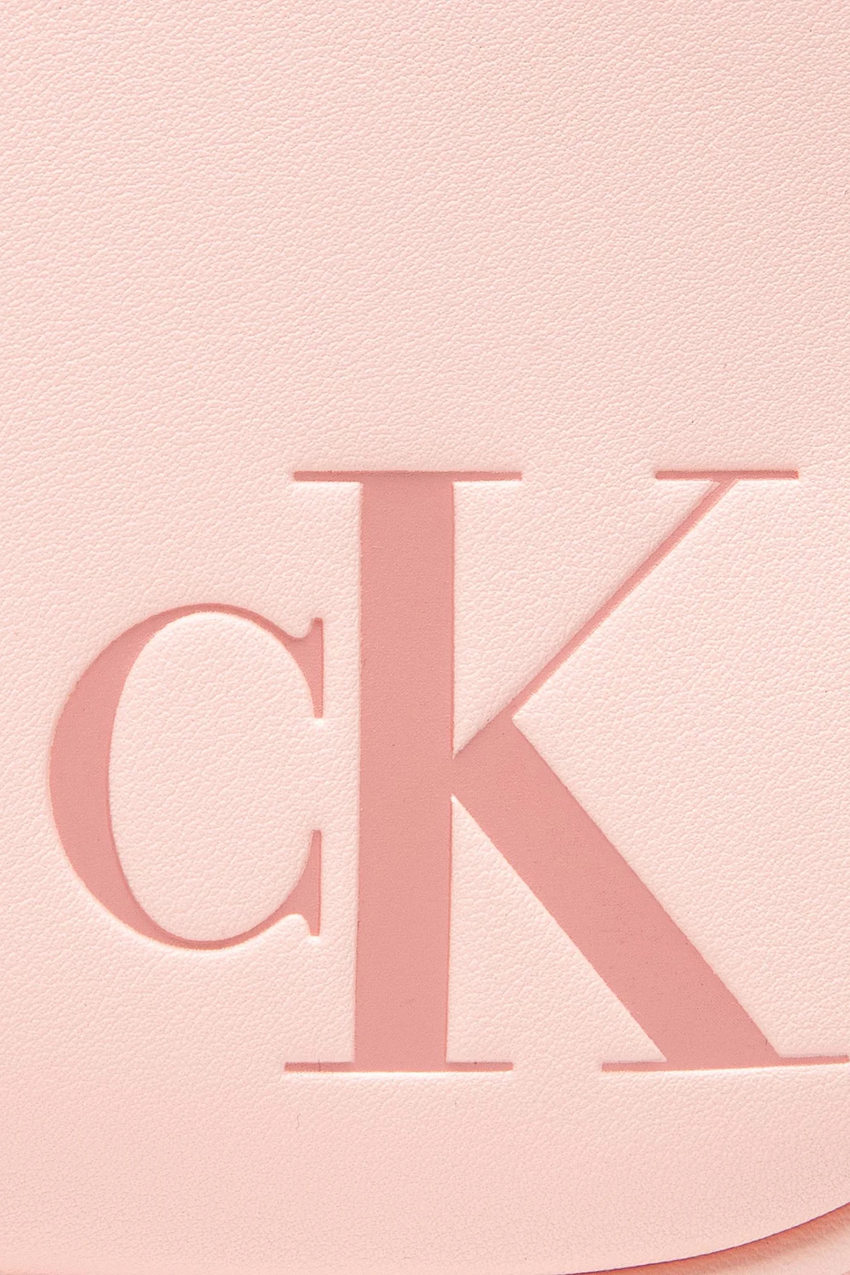 Calvin Klein Logolu Ayarlanabilir Omuz Askılı Bayan Çanta K60K610065 TKY PEMBE