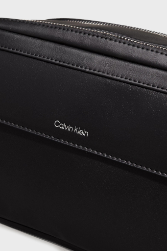 Calvin Klein Logolu Çift Fermuarlı K50K513039BEH Erkek Çanta K50K513039 BEH SİYAH - 4