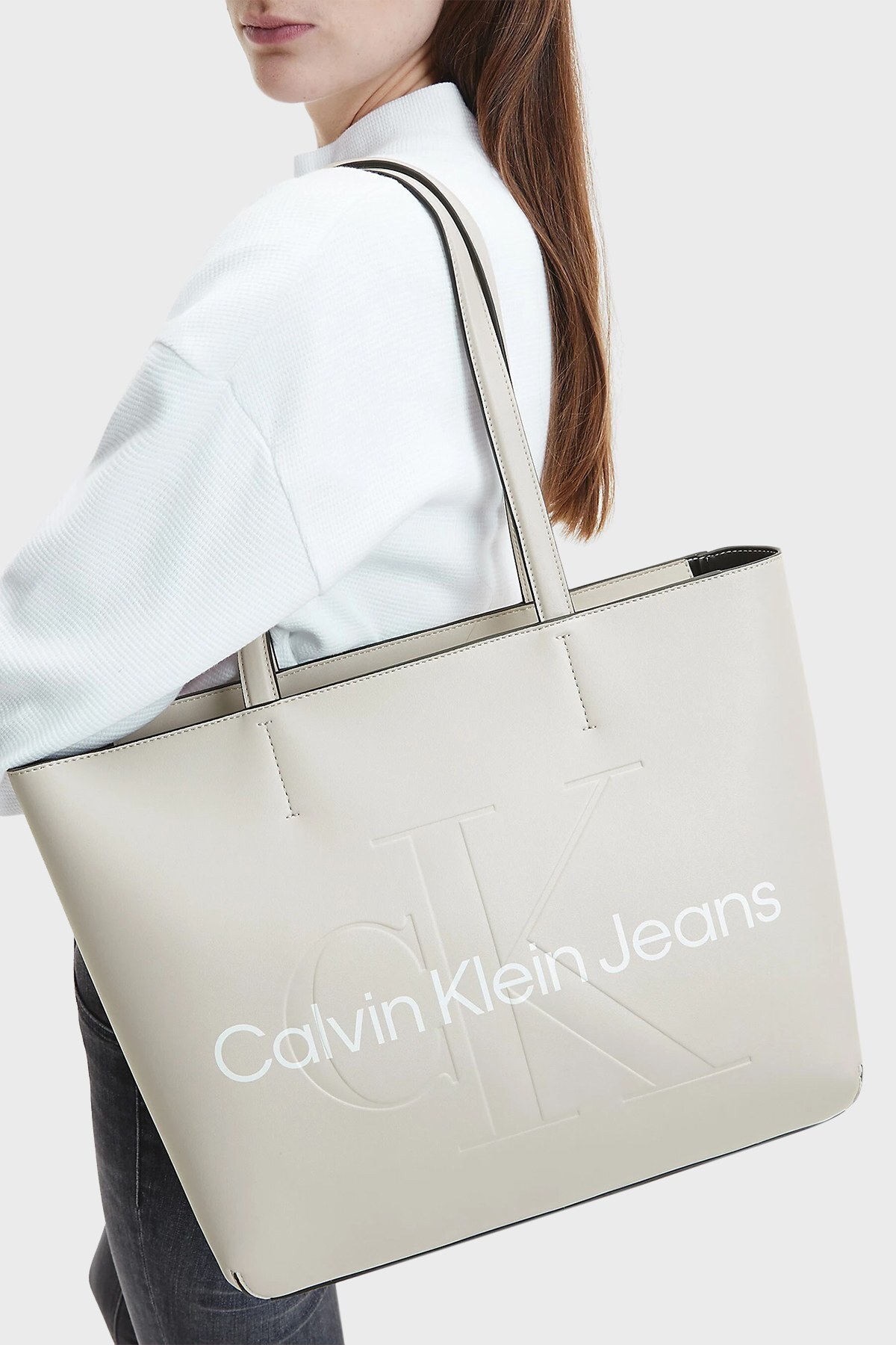 Calvin Klein Logolu Fermuarlı Bayan Çanta K60K609195 ACF BEJ