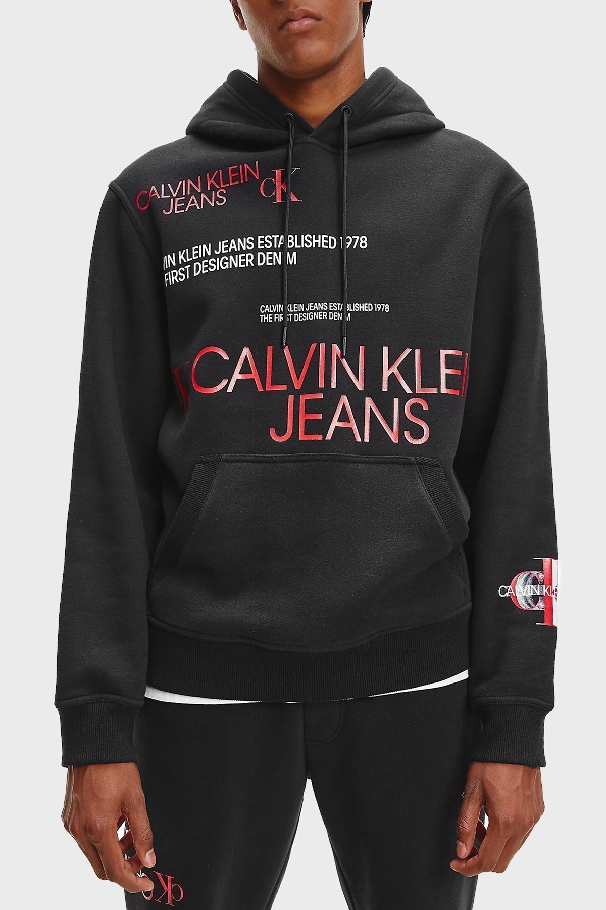 Calvin Klein Logolu Kapüşonlu Kanguru Cepli Relaxed Fit Erkek Sweat J30J319366 BEH SİYAH