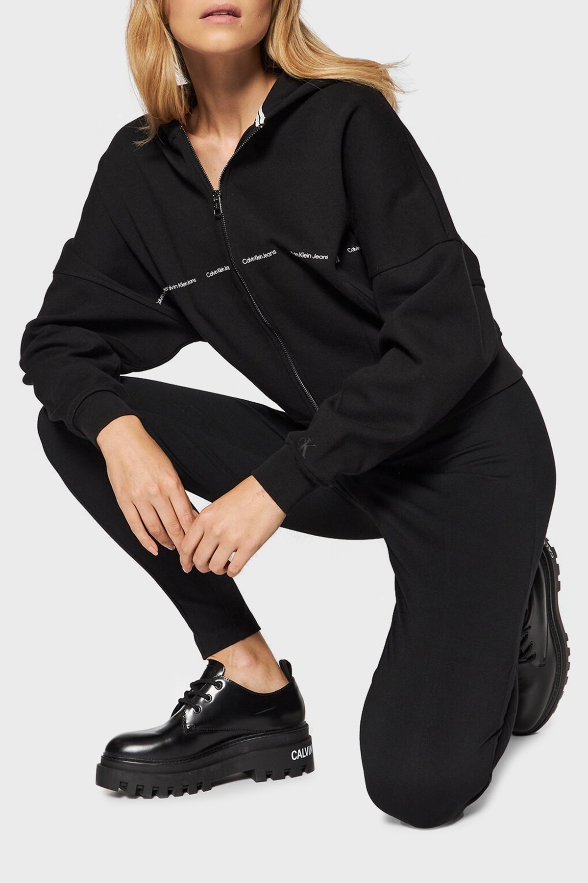 Calvin Klein Logolu Oversized Fit Kapüşonlu Fermuarlı Pamuklu Bayan Sweat J20J217735 BEH SİYAH