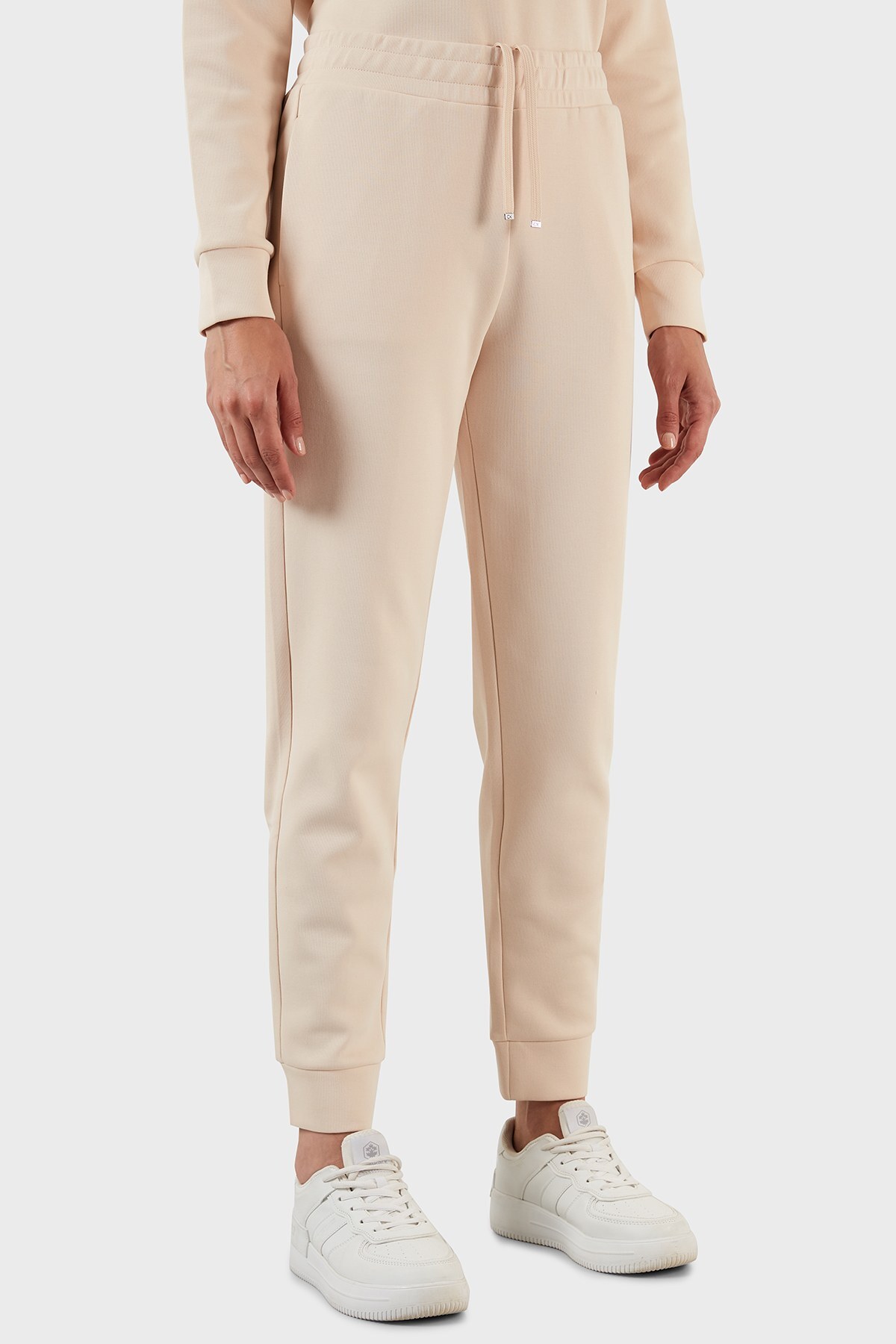 Calvin Klein Logolu Regular Fit Belden Bağlamalı Pamuklu Jogger Bayan Pantolon K20K204424 AF6 BEJ