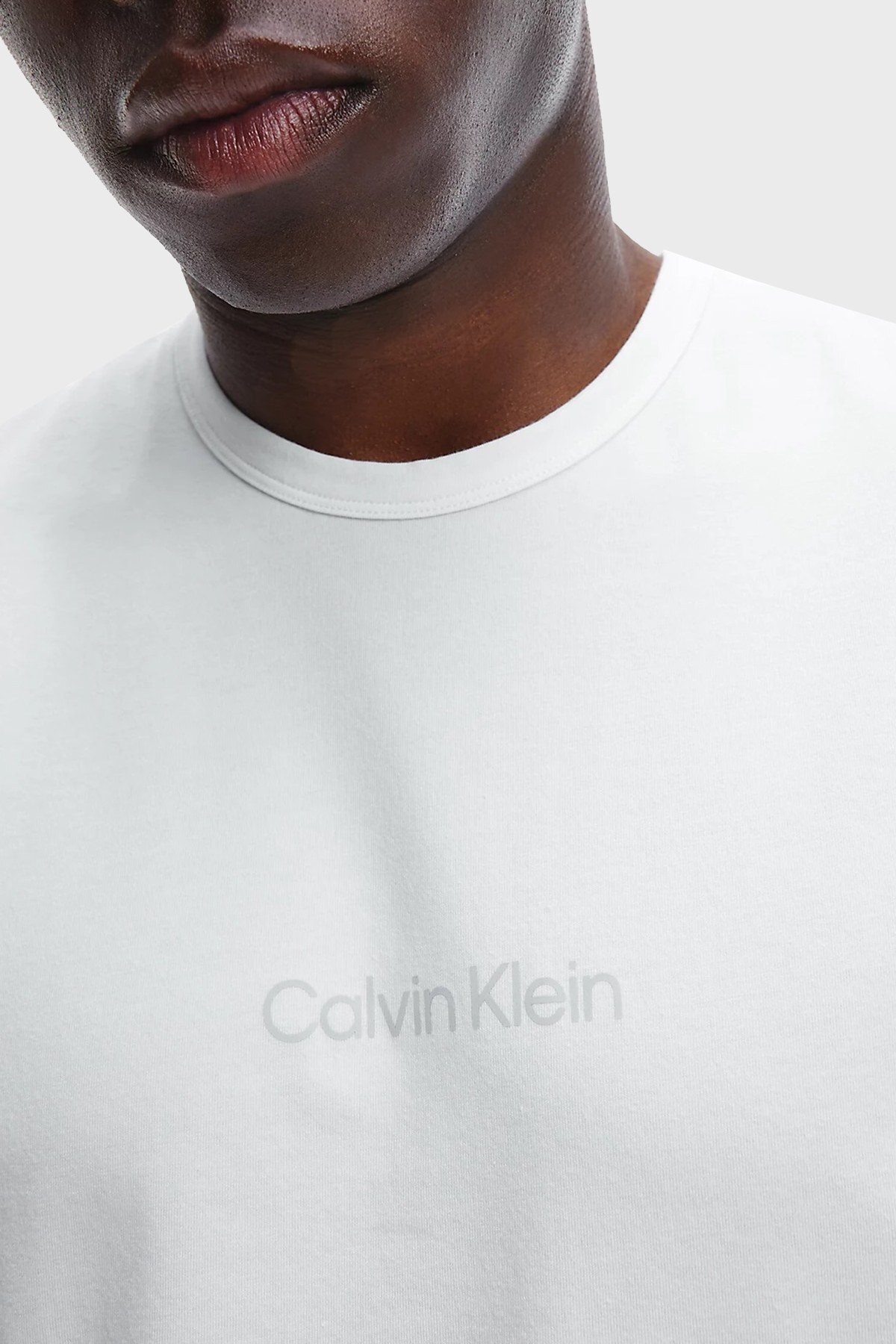 Calvin Klein Logolu Regular Fit Bisiklet Yaka Pamuklu Erkek T Shirt 000NM2170E 100 BEYAZ