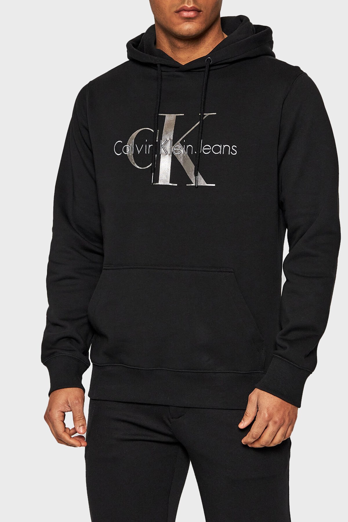 Calvin Klein Logolu Regular Fit Kapüşonlu Kanguru Cepli % 100 Pamuk Erkek Sweat J30J320805 0GN SİYAH