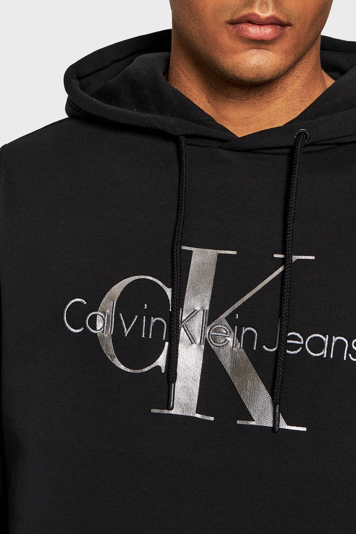 Calvin Klein Logolu Regular Fit Kapüşonlu Kanguru Cepli % 100 Pamuk Erkek Sweat J30J320805 0GN SİYAH