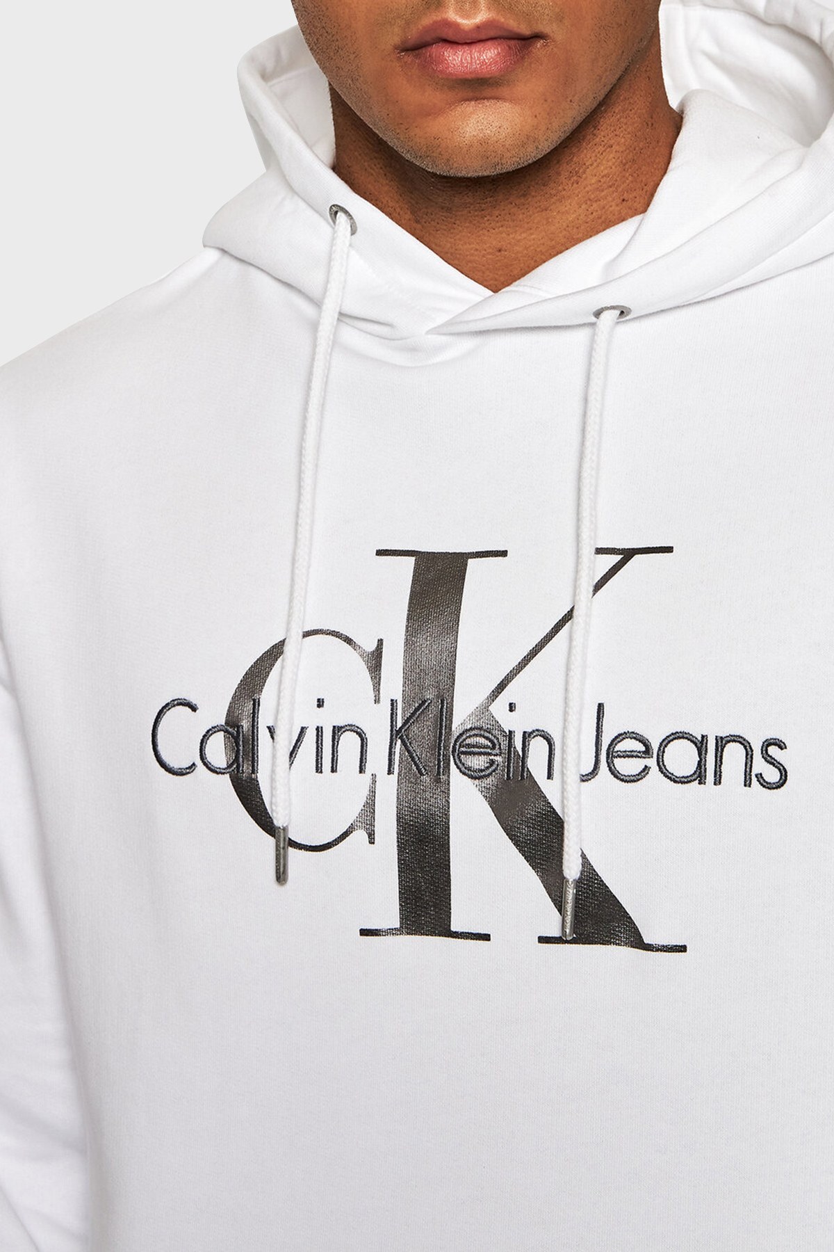Calvin Klein Logolu Regular Fit Kapüşonlu Kanguru Cepli % 100 Pamuk Erkek Sweat J30J320805 0K4 BEYAZ