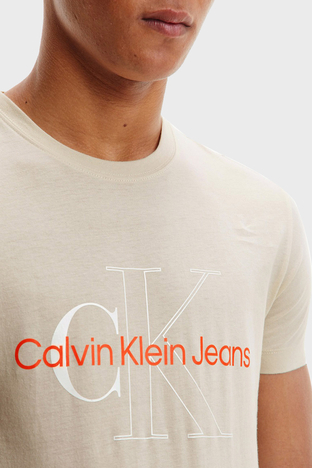 Calvin Klein - Calvin Klein Logolu Slim Fit Bisiklet Yaka % 100 Pamuk Erkek T Shirt J30J320717 ACF BEJ (1)