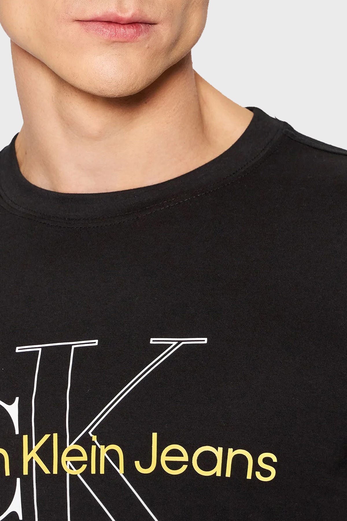 Calvin Klein Logolu Slim Fit Bisiklet Yaka % 100 Pamuk Erkek T Shirt J30J320717 BEH SİYAH