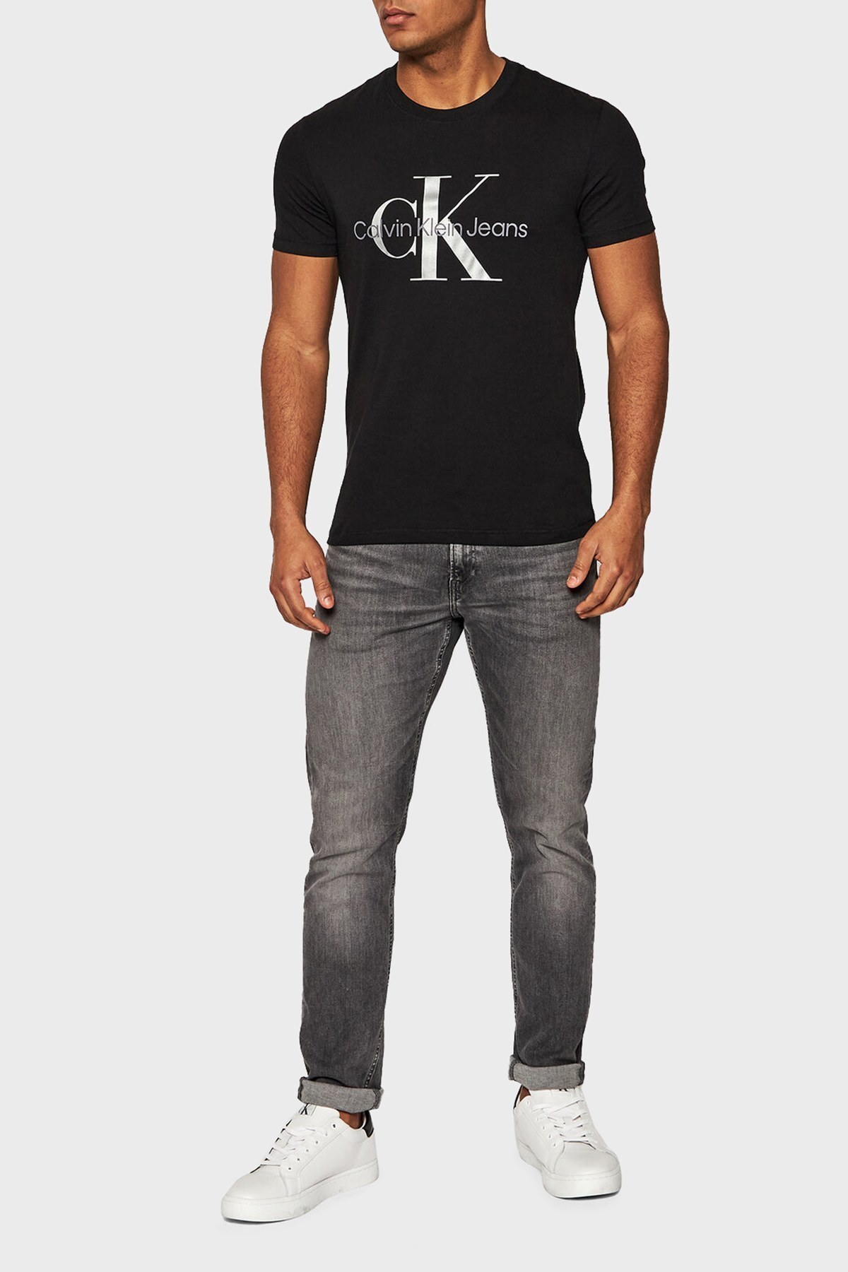 Calvin Klein Logolu Slim Fit Bisiklet Yaka % 100 Pamuk Erkek T Shirt J30J320806 0GN SİYAH