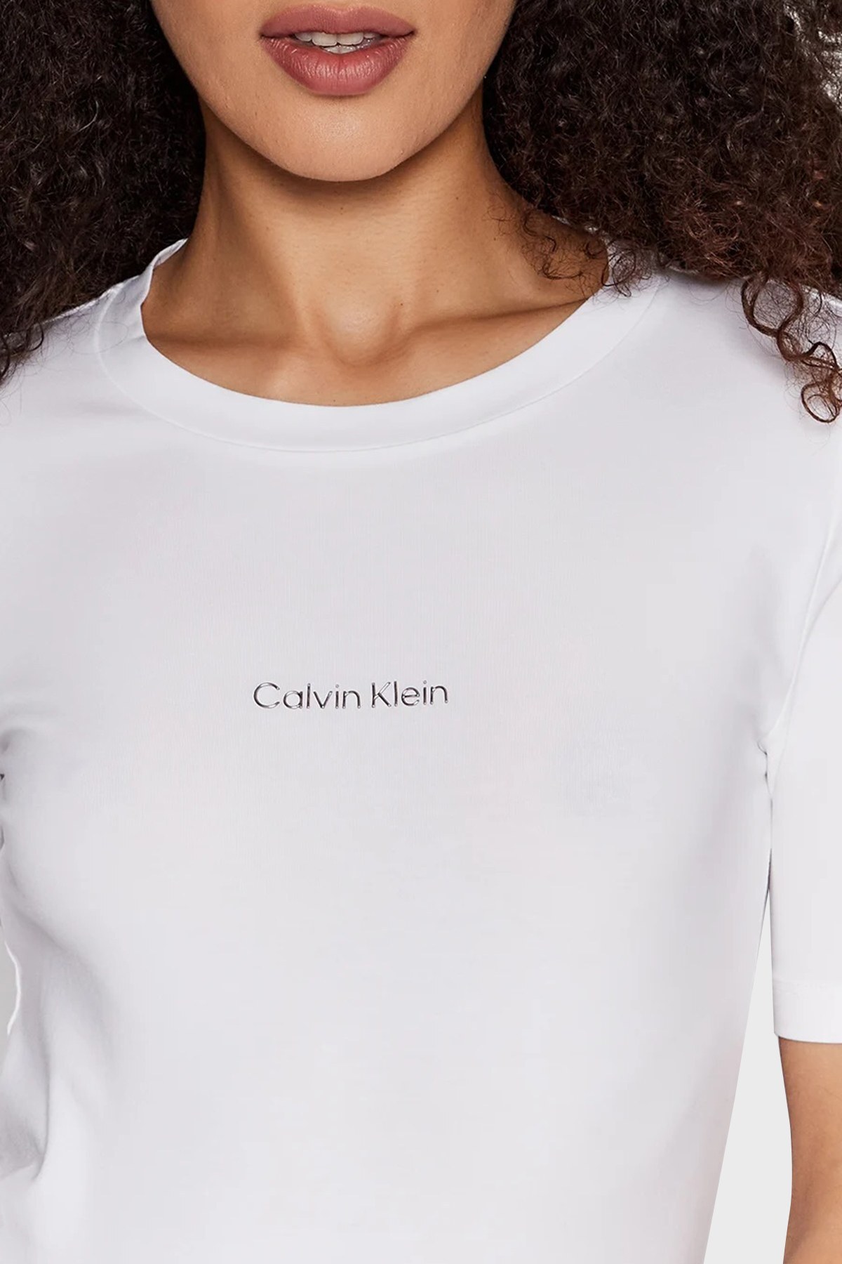 Calvin Klein Logolu Slim Fit Bisiklet Yaka Pamuklu Bayan T Shirt K20K203754 YAF BEYAZ