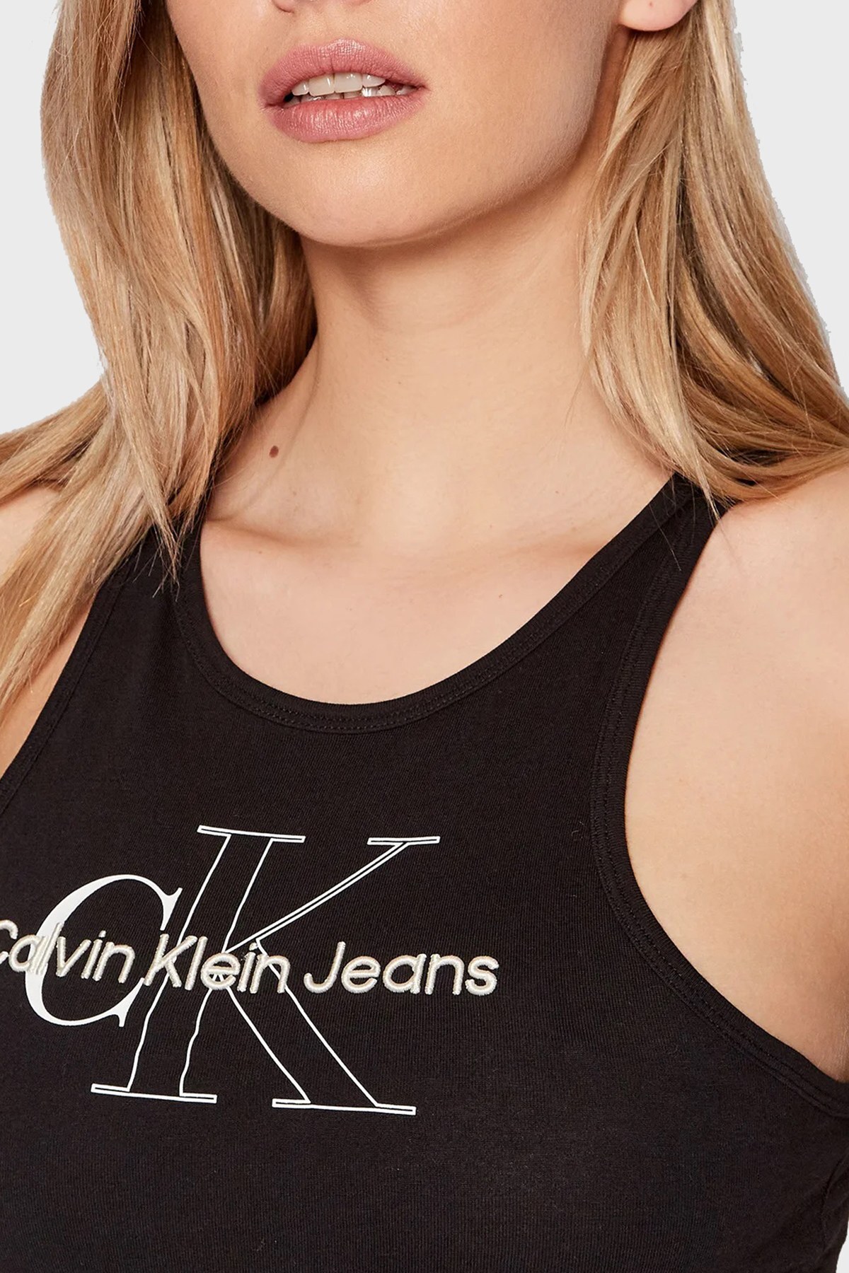 Calvin Klein Logolu Slim Fit Yuvarlak Yaka % 100 Pamuk Bayan T Shirt J20J218253 BEH SİYAH