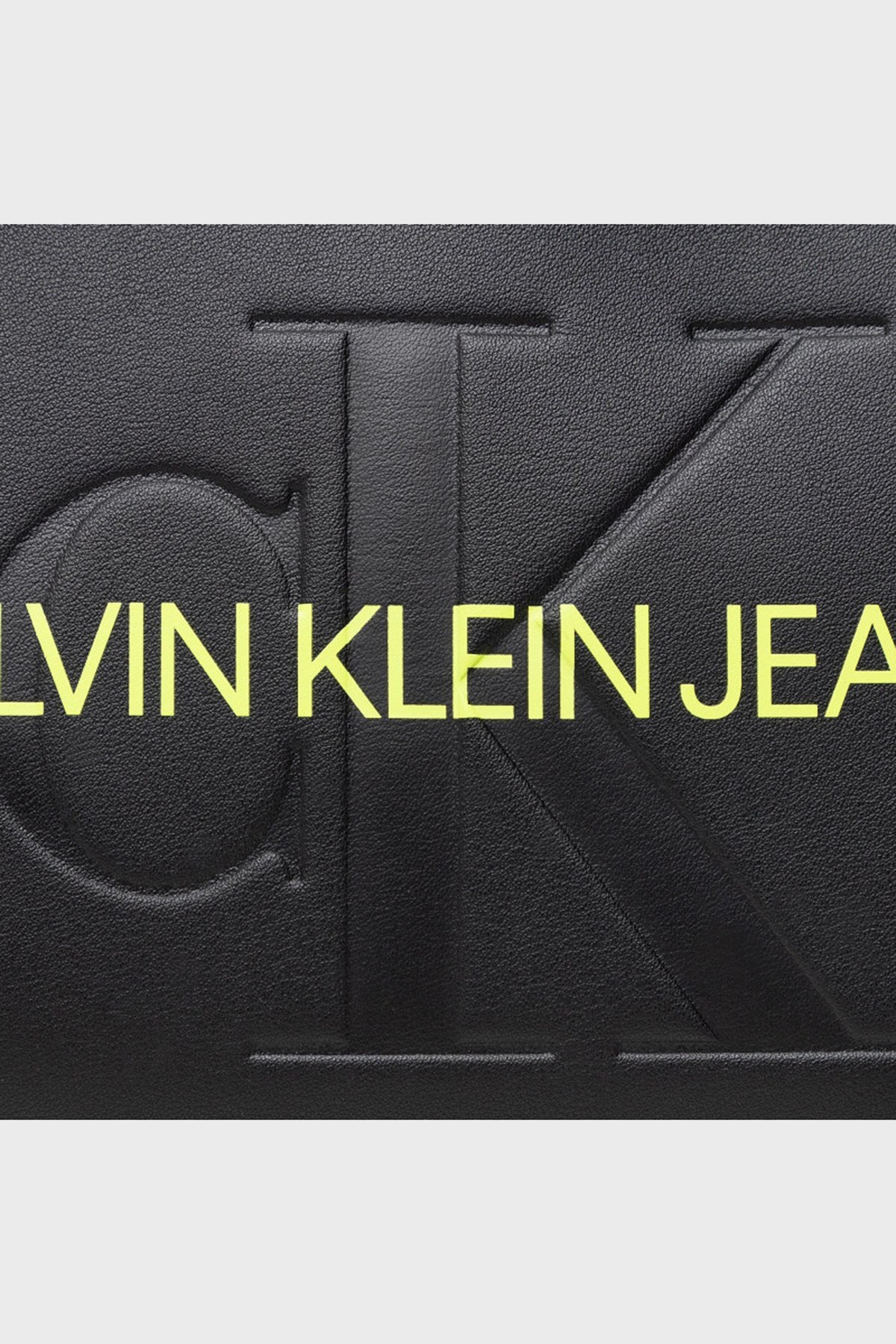 Calvin Klein Logolu Zincir Askılı Bayan Çanta K60K608688 BDS SİYAH