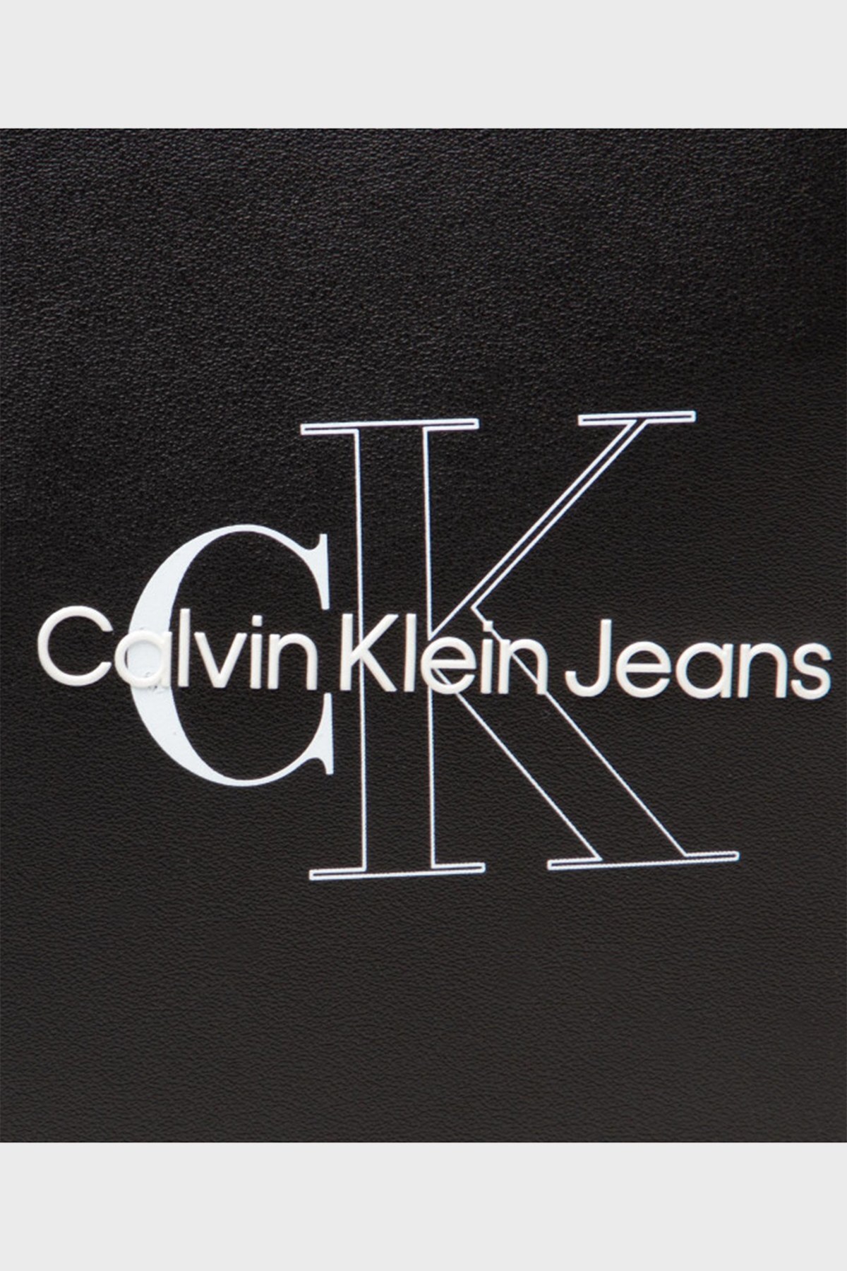 Calvin Klein Logolu Zincir Askılı Bayan Çanta K60K609307 BDS SİYAH