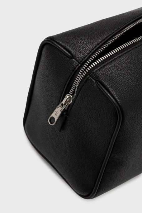 Calvin Klein Monogram Logo Baskılı Tutma Saplı LV04G1042GUB1 Erkek Çanta LV04G1042G UB1 SİYAH - 4