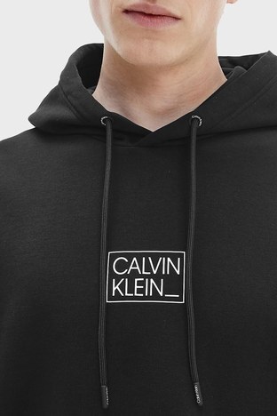 Calvin Klein - Calvin Klein Pamuklu Kanguru Cepli Regular Fit Kapüşonlu Erkek Sweat K10K108181 BEH SİYAH (1)