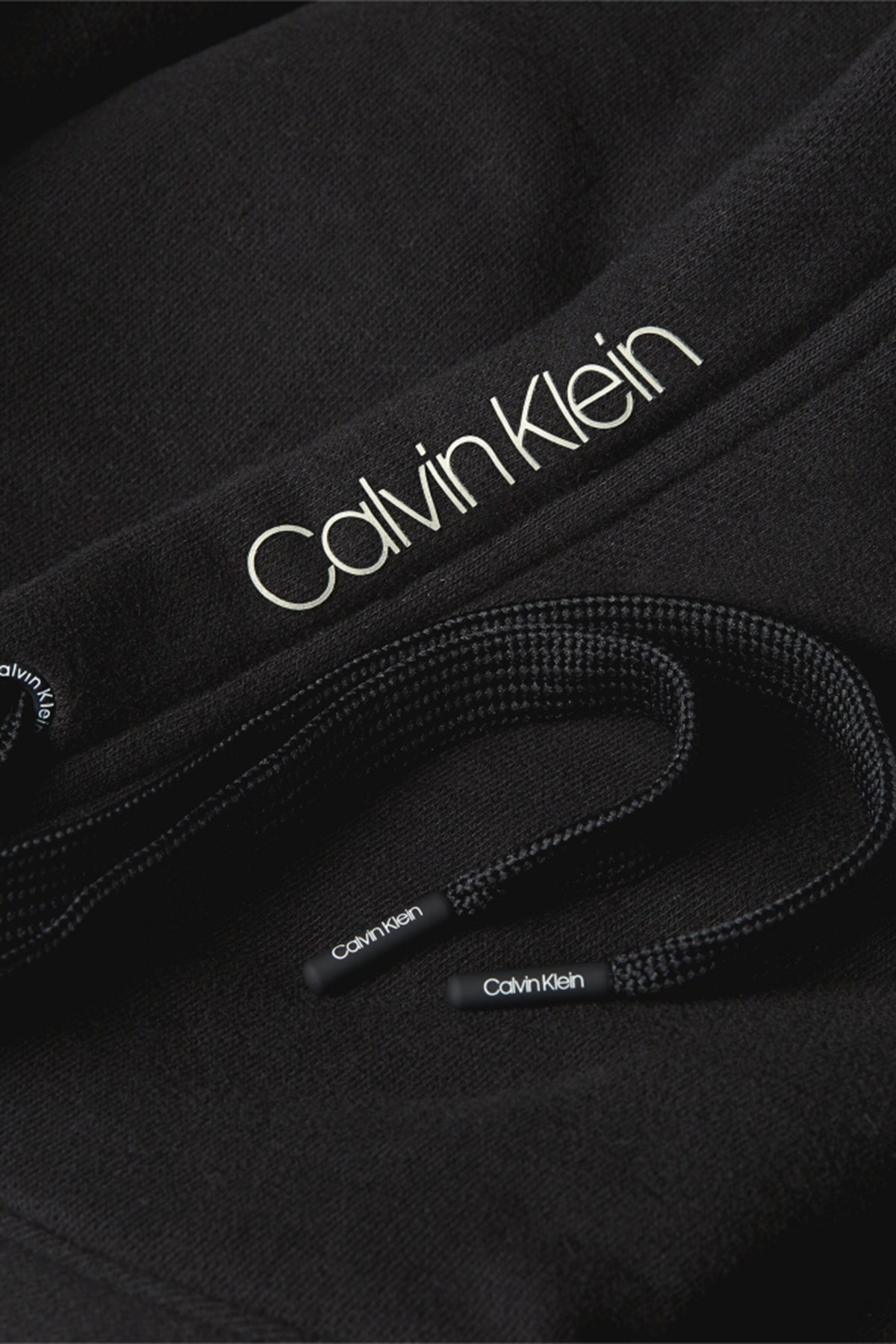Calvin Klein Pamuklu Kanguru Cepli Regular Fit Kapüşonlu Erkek Sweat K10K109041 BEH SİYAH
