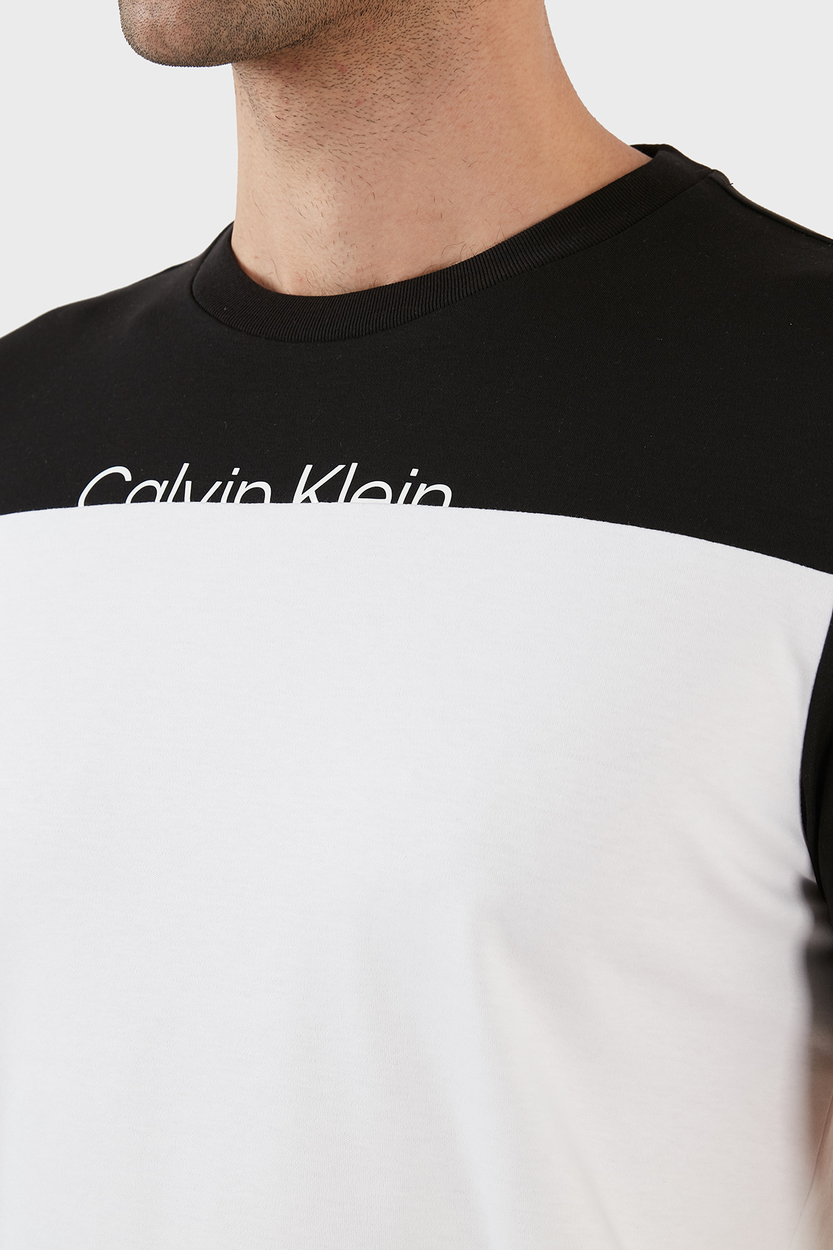 Calvin Klein Pamuklu Regular Fit Bisiklet Yaka Erkek T Shirt K10K108839 0XQ SİYAH-BEYAZ