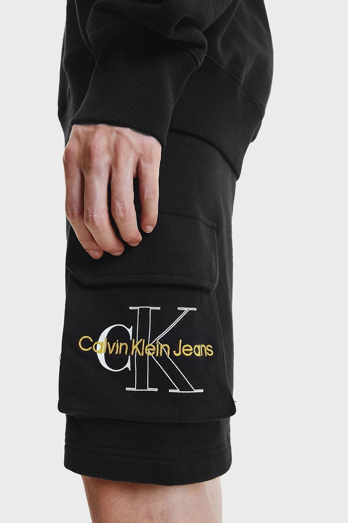 Calvin Klein Regular Fit Cepli % 100 Pamuk Erkek Short J30J320073 BEH SİYAH