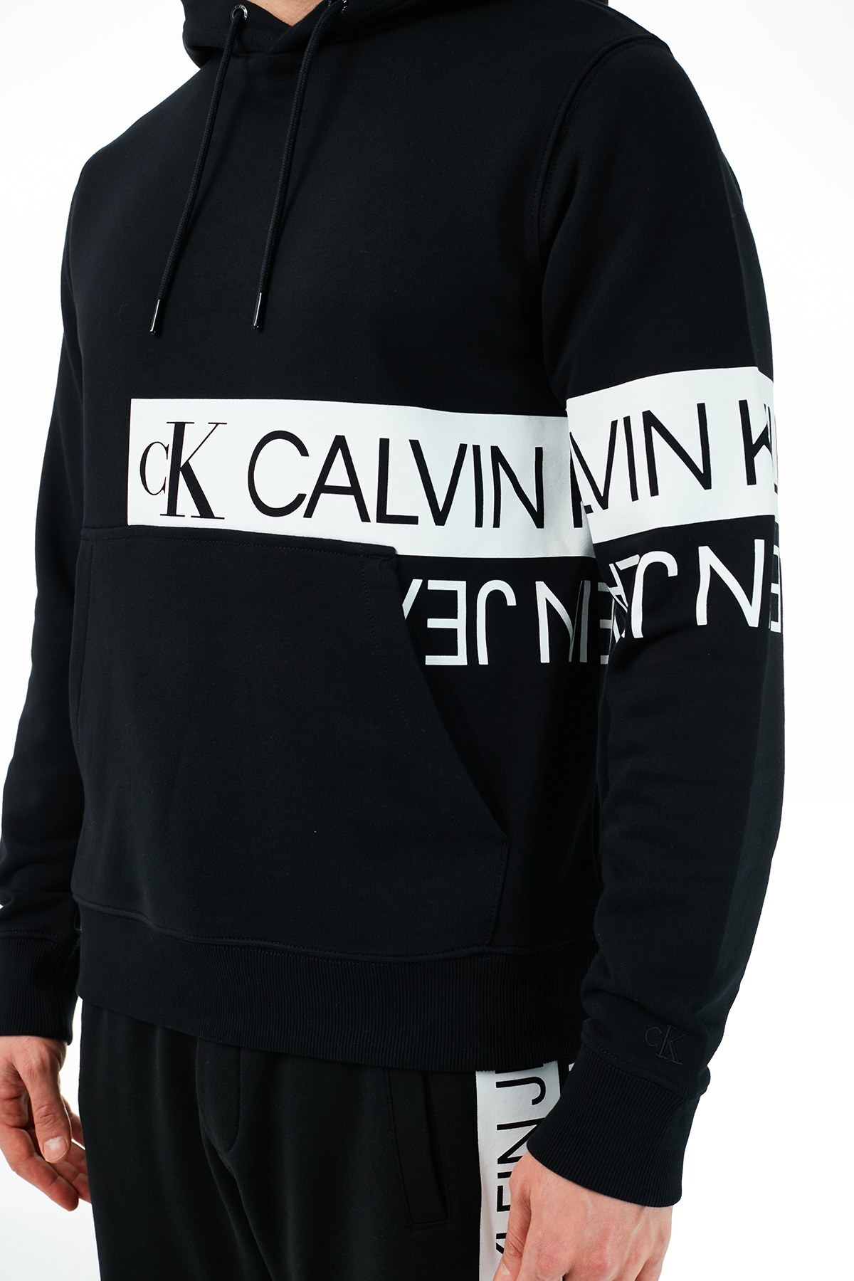 Calvin Klein Regular Fit Kapüşonlu % 100 Organik Pamuk Erkek Sweat J30J317052 BEH SİYAH