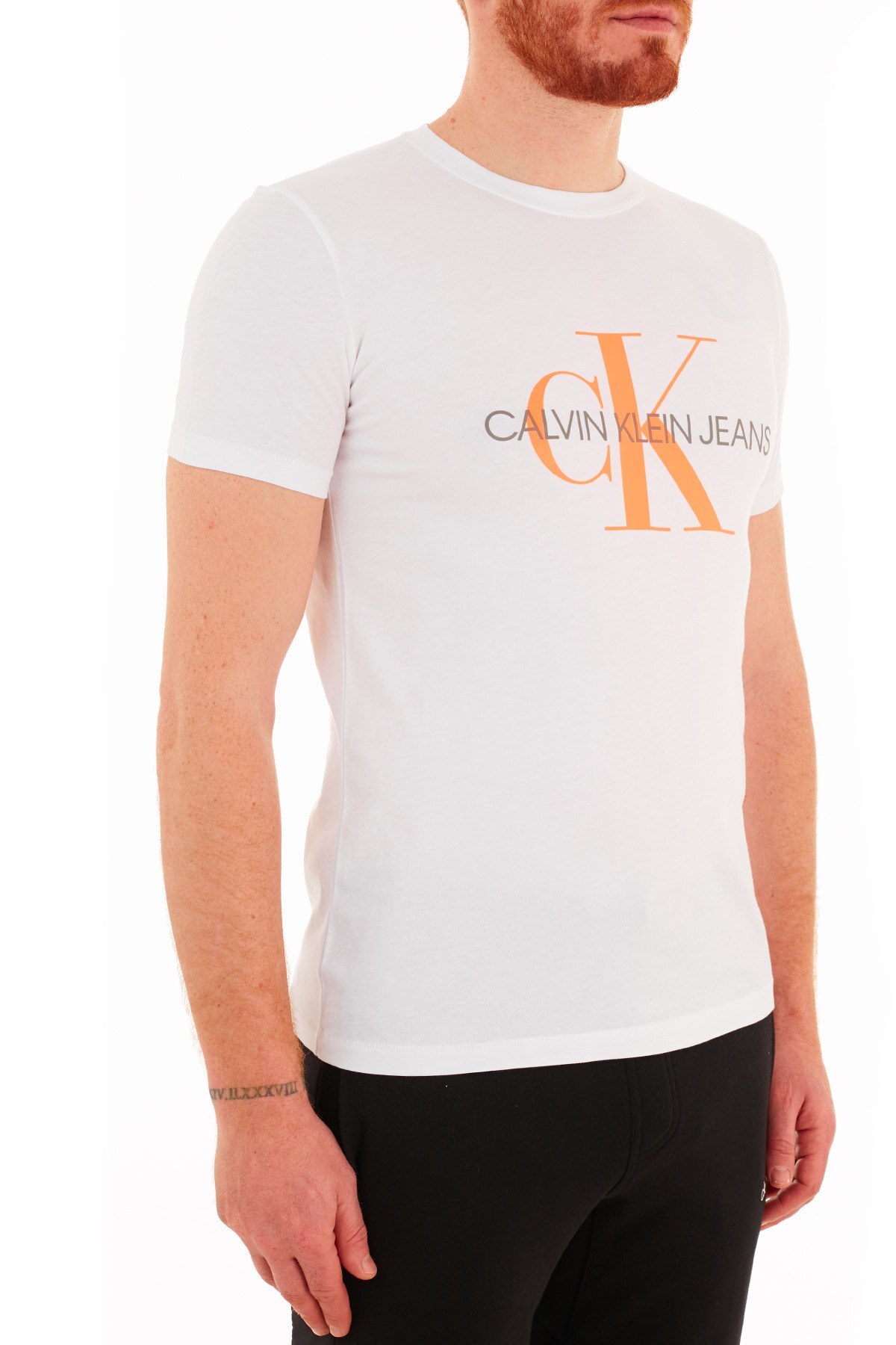 Calvin Klein Slim Fit Baskılı Bisiklet Yaka % 100 Pamuk Erkek T Shirt J30J317065 YAF BEYAZ