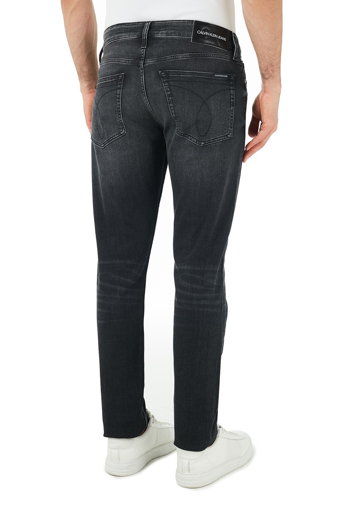 Calvin Klein Slim Fit Düşük Bel Pamuklu Jeans Erkek Kot Pantolon J30J315566 1BY SİYAH