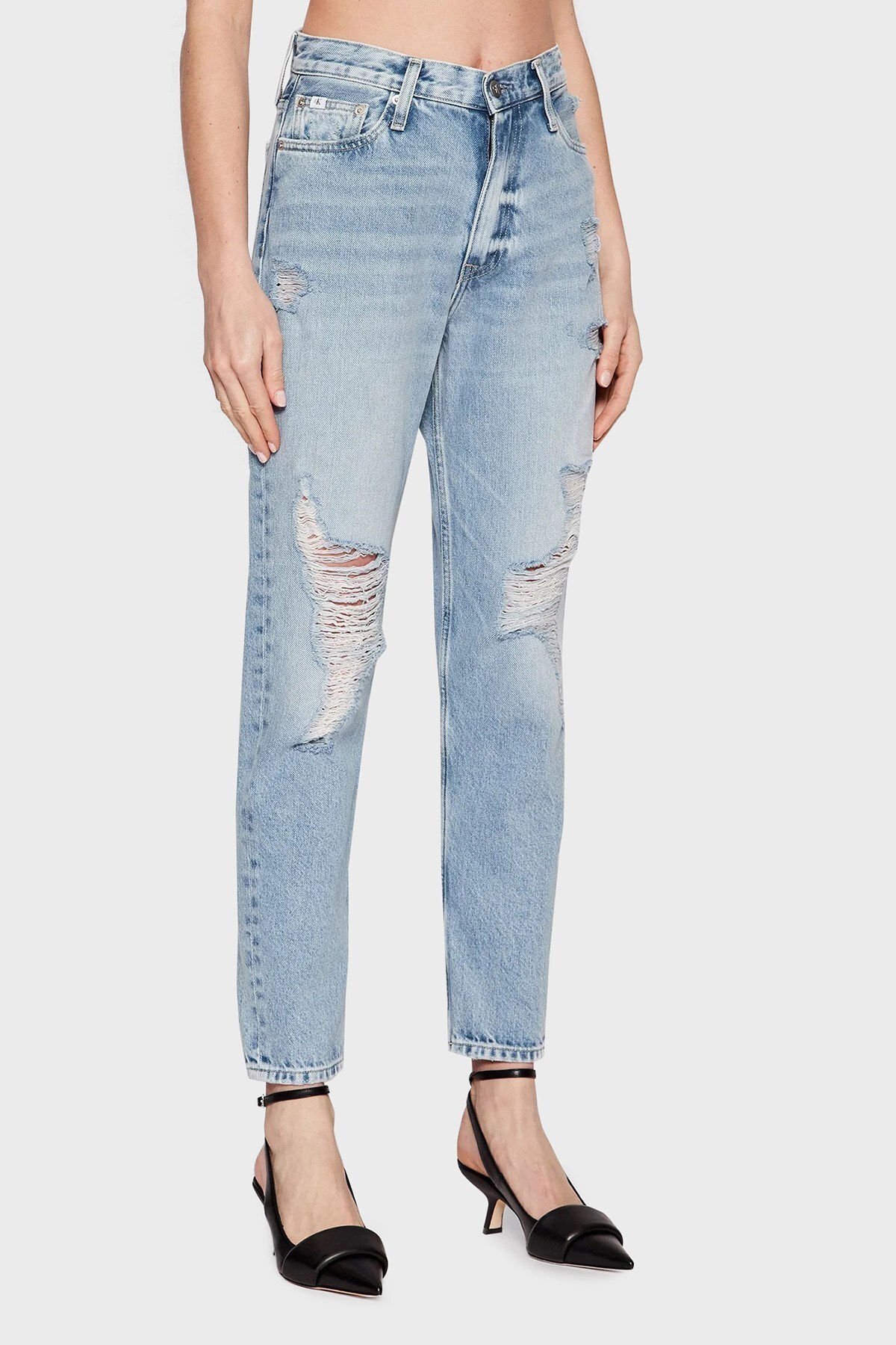 Calvin Klein Yüksek Bel Pamuklu Daralan Paça Mom Jeans Bayan Kot Pantolon J20J218512 1A4 LACİVERT