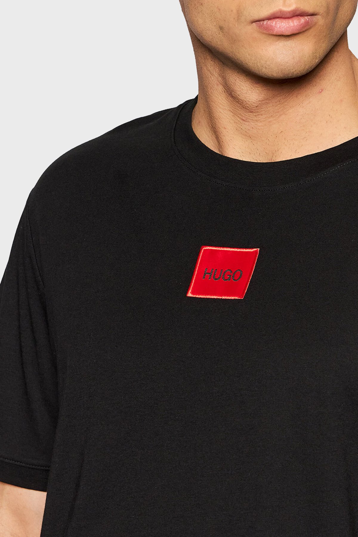 Tシャツ・カットソー HUGO Men T-shirt Black 50447978 001 Hugo Baskılı Regular Fit Bisiklet Yaka % 100 Pamuk Erkek T