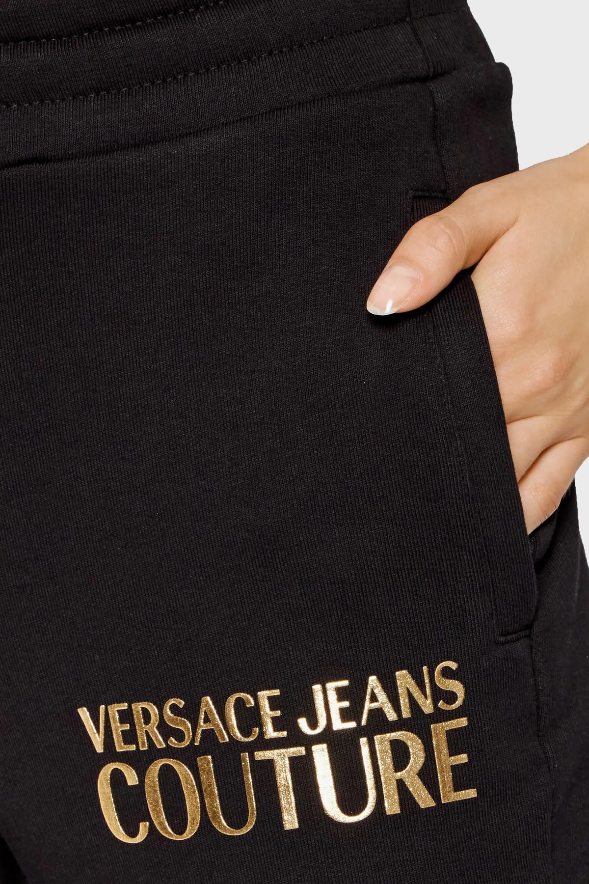 Versace Jeans Couture Regular Fit Pamuklu Jogger Bayan Pantolon 71HAAT04 CF00T G89 SİYAH